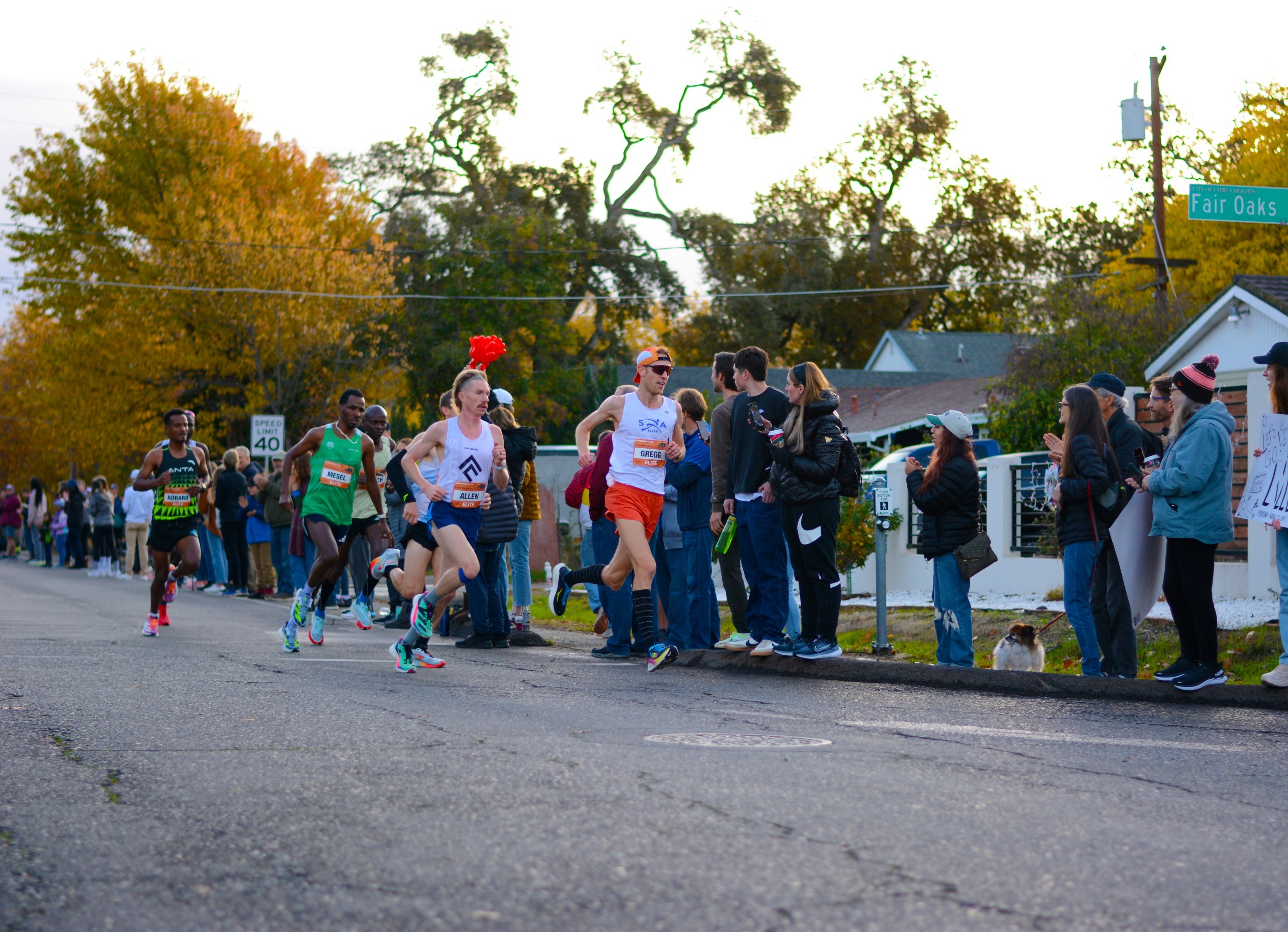 The elite lead pack through Citrus Heights